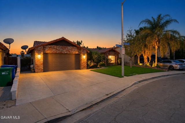4722 Pacifica Avenue, Palmdale, CA 93552