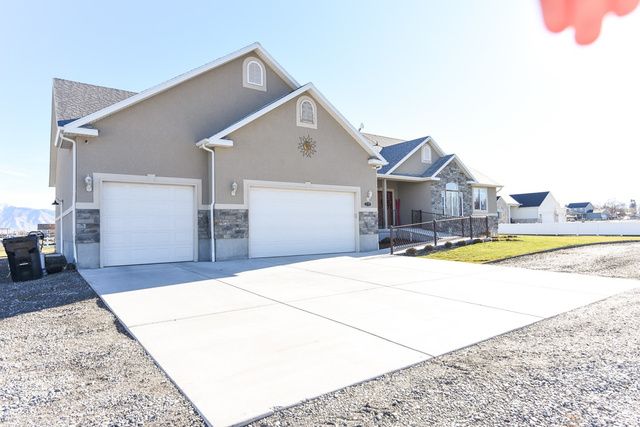 270 N CHIEKEZIE LN, Grantsville, UT 84029