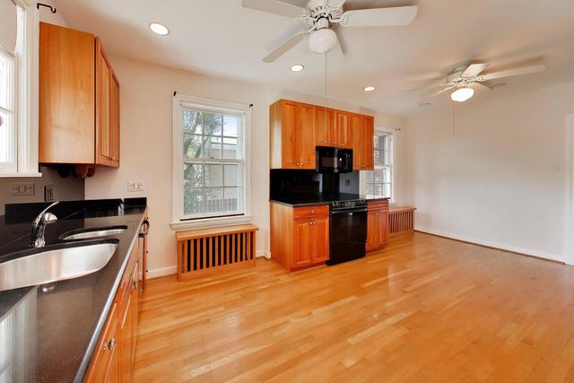 6933 N Oriole Avenue, Chicago, IL 60631