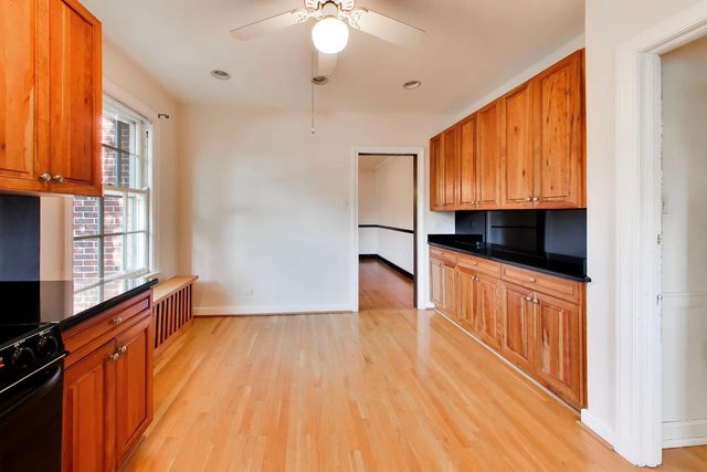 6933 N Oriole Avenue, Chicago, IL 60631