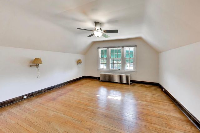 6933 N Oriole Avenue, Chicago, IL 60631
