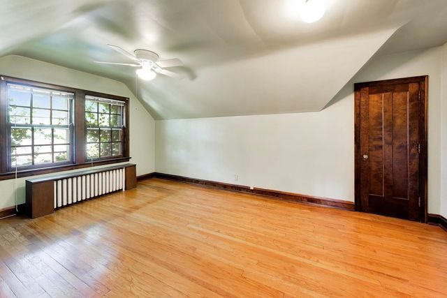 6933 N Oriole Avenue, Chicago, IL 60631