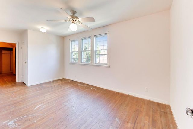 6933 N Oriole Avenue, Chicago, IL 60631