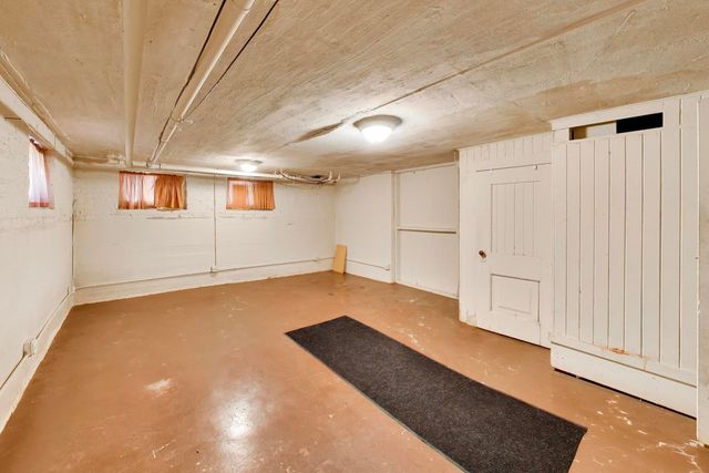 6933 N Oriole Avenue, Chicago, IL 60631