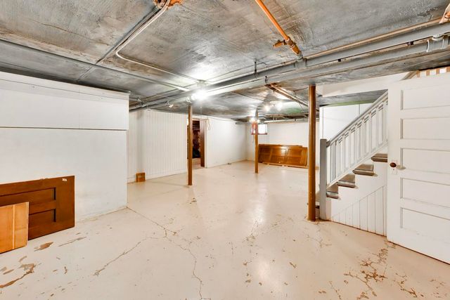 6933 N Oriole Avenue, Chicago, IL 60631