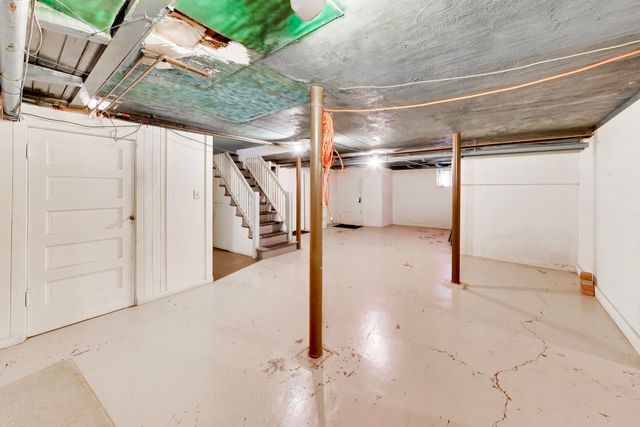 6933 N Oriole Avenue, Chicago, IL 60631