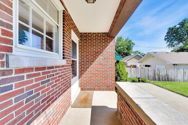 6933 N Oriole Avenue, Chicago, IL 60631