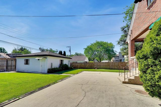 6933 N Oriole Avenue, Chicago, IL 60631