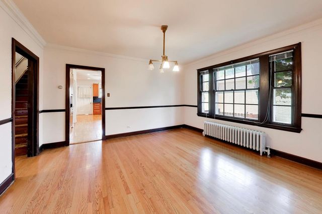 6933 N Oriole Avenue, Chicago, IL 60631