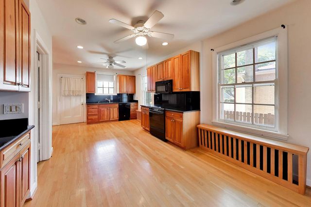 6933 N Oriole Avenue, Chicago, IL 60631