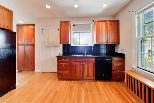 6933 N Oriole Avenue, Chicago, IL 60631