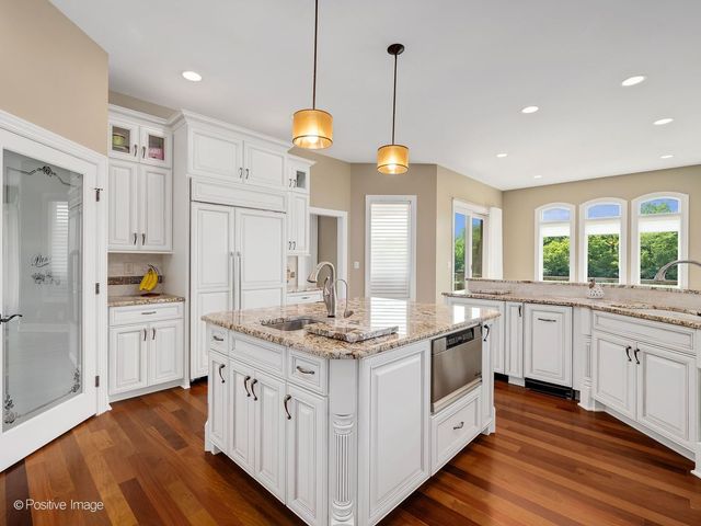 335 Edgewater Drive, Morris, IL 60450