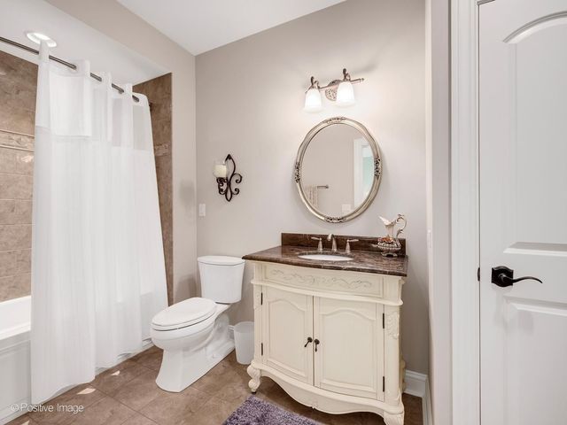 335 Edgewater Drive, Morris, IL 60450