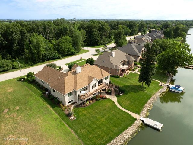 335 Edgewater Drive, Morris, IL 60450