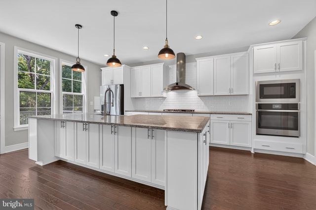 42244 GRAVES MOUNTAIN TER, Chantilly, VA 20152