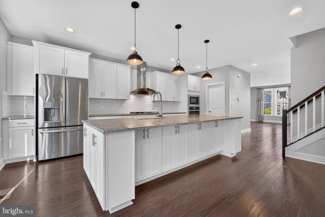42244 GRAVES MOUNTAIN TER, Chantilly, VA 20152