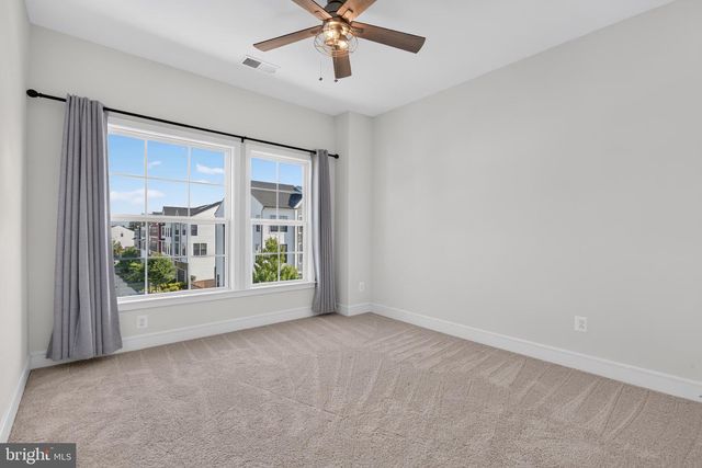 42244 GRAVES MOUNTAIN TER, Chantilly, VA 20152
