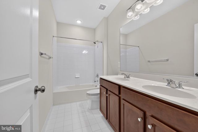 42244 GRAVES MOUNTAIN TER, Chantilly, VA 20152