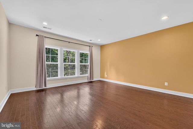 42244 GRAVES MOUNTAIN TER, Chantilly, VA 20152