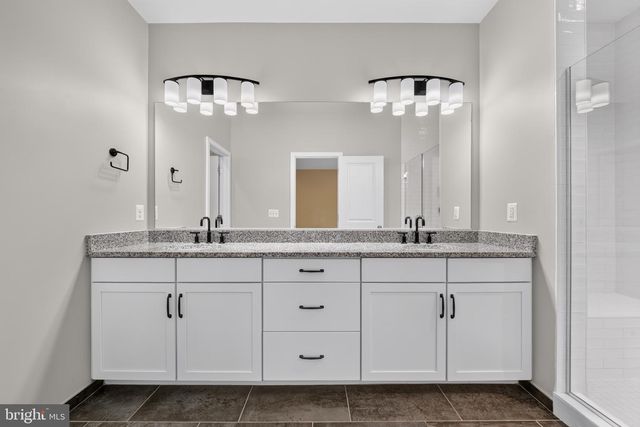 42244 GRAVES MOUNTAIN TER, Chantilly, VA 20152