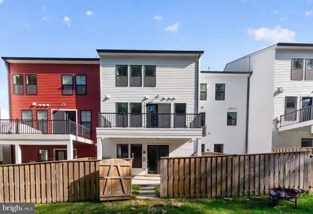 42244 GRAVES MOUNTAIN TER, Chantilly, VA 20152