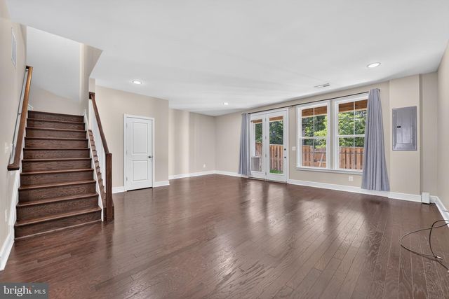 42244 GRAVES MOUNTAIN TER, Chantilly, VA 20152