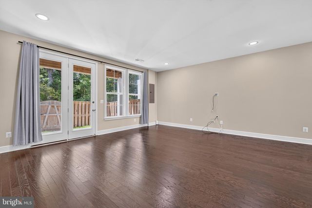 42244 GRAVES MOUNTAIN TER, Chantilly, VA 20152