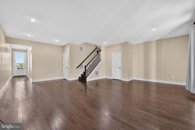 42244 GRAVES MOUNTAIN TER, Chantilly, VA 20152