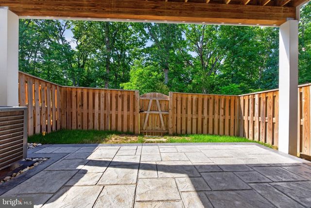 42244 GRAVES MOUNTAIN TER, Chantilly, VA 20152