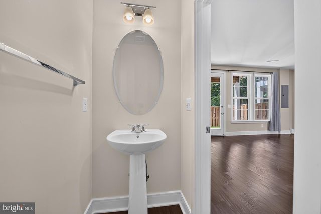 42244 GRAVES MOUNTAIN TER, Chantilly, VA 20152