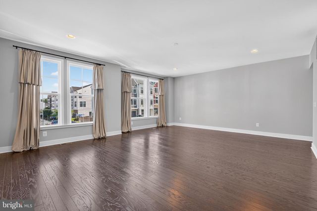 42244 GRAVES MOUNTAIN TER, Chantilly, VA 20152