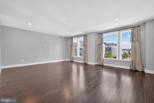 42244 GRAVES MOUNTAIN TER, Chantilly, VA 20152