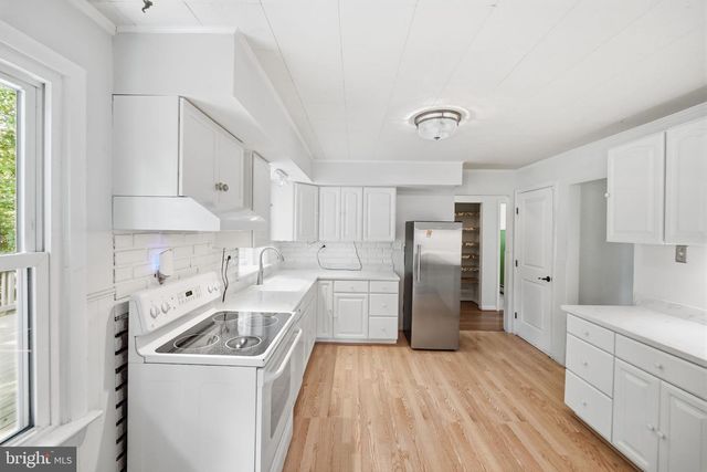 7238 GREENWICH RD, Nokesville, VA 20181