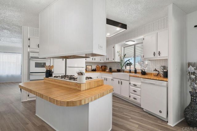 155 Las Flores Drive 25, San Marcos, CA 92069