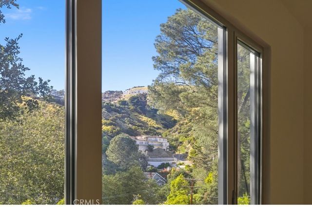 3111 Hollyridge Drive, Los Angeles, CA 90068