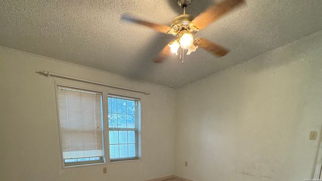 264 County Road 5633, Castroville, TX 78009