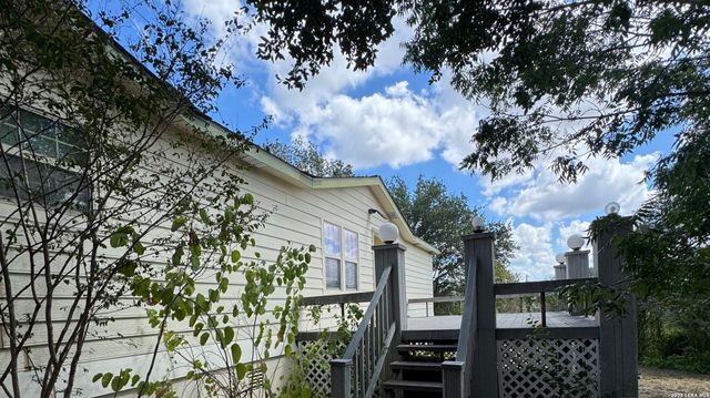 264 County Road 5633, Castroville, TX 78009