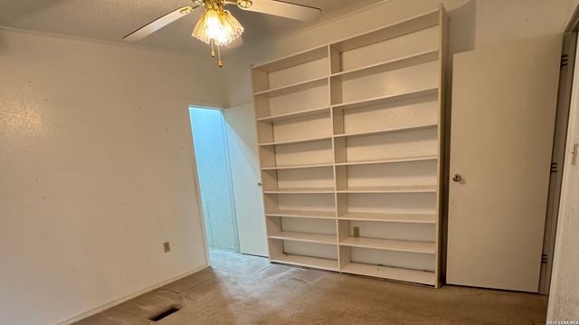 264 County Road 5633, Castroville, TX 78009