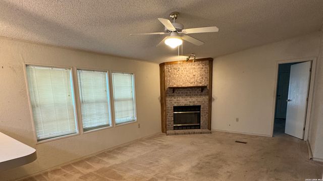 264 County Road 5633, Castroville, TX 78009