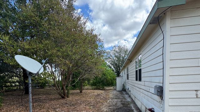 264 County Road 5633, Castroville, TX 78009