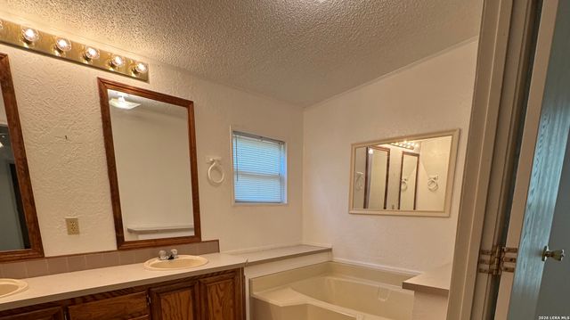 264 County Road 5633, Castroville, TX 78009