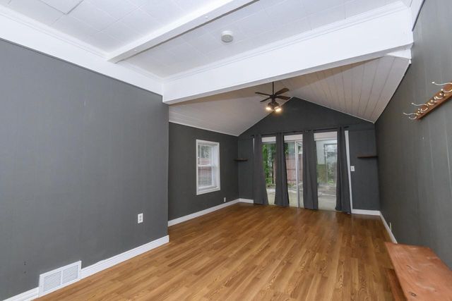 3260 S 124th STREET, West Allis, WI 53227
