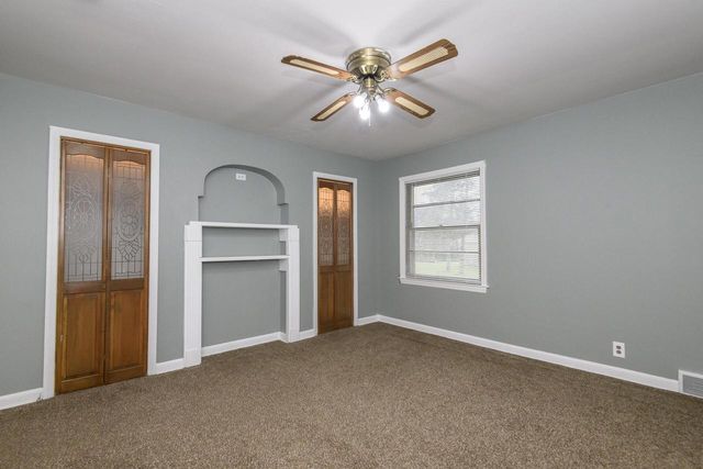 3260 S 124th STREET, West Allis, WI 53227