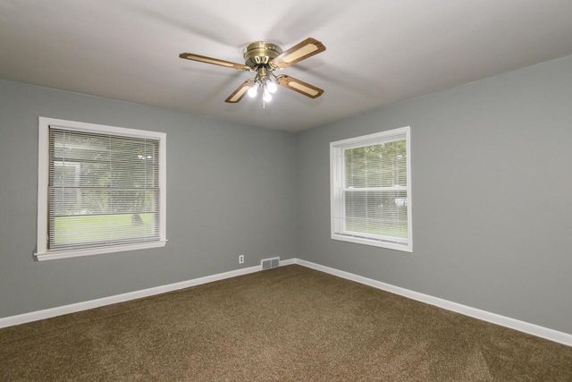 3260 S 124th STREET, West Allis, WI 53227
