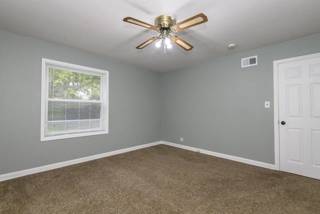 3260 S 124th STREET, West Allis, WI 53227