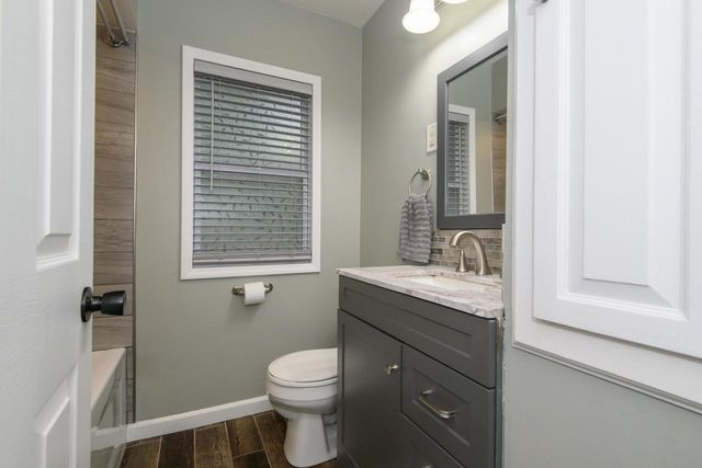3260 S 124th STREET, West Allis, WI 53227