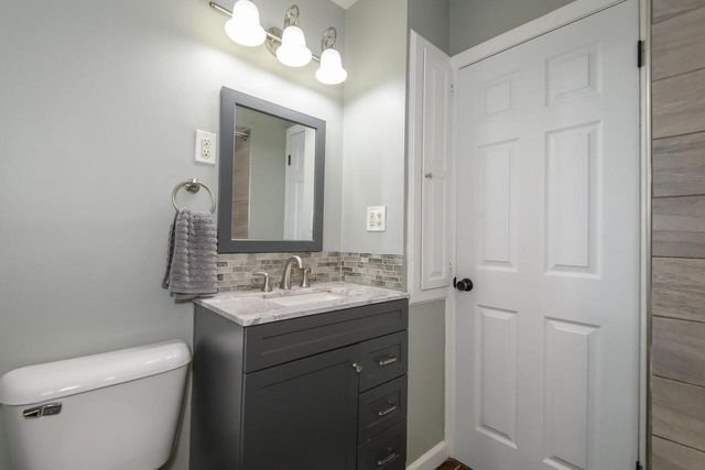 3260 S 124th STREET, West Allis, WI 53227