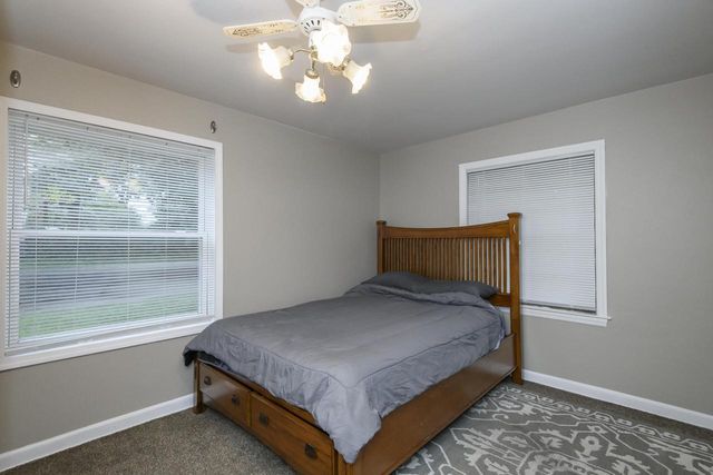 3260 S 124th STREET, West Allis, WI 53227