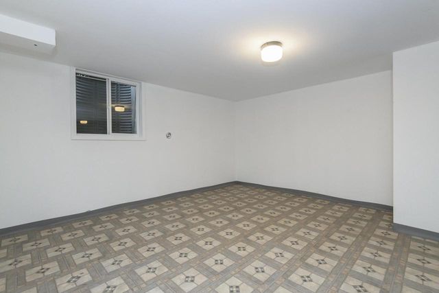 3260 S 124th STREET, West Allis, WI 53227