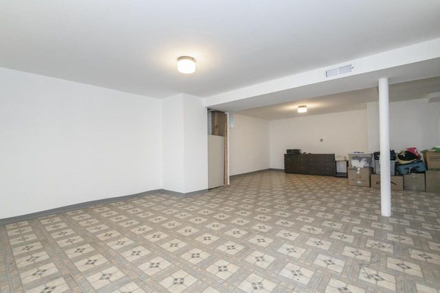 3260 S 124th STREET, West Allis, WI 53227